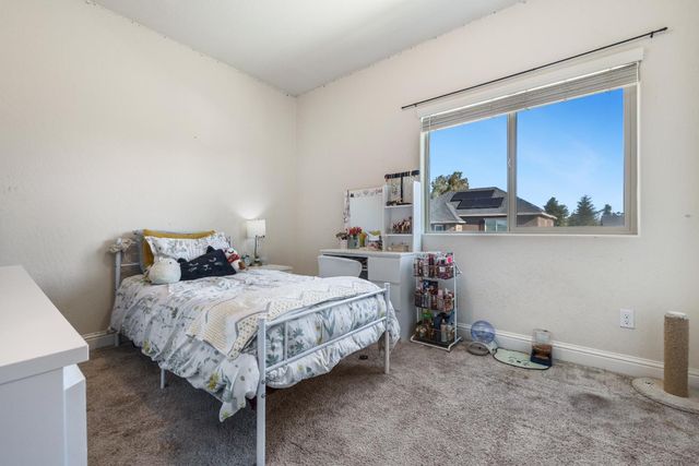 5265 W Lamona Avenue, Fresno, CA 93722