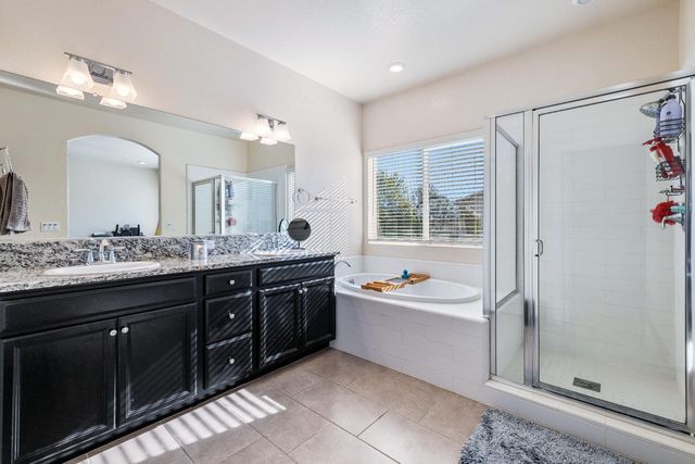 5265 W Lamona Avenue, Fresno, CA 93722