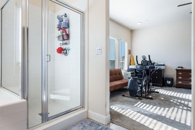 5265 W Lamona Avenue, Fresno, CA 93722