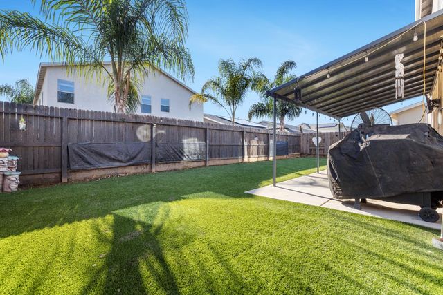 5265 W Lamona Avenue, Fresno, CA 93722