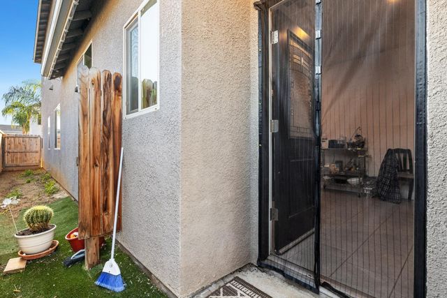 5265 W Lamona Avenue, Fresno, CA 93722