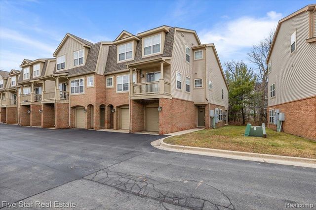 2781 Barclay Way, Ann Arbor, MI 48105