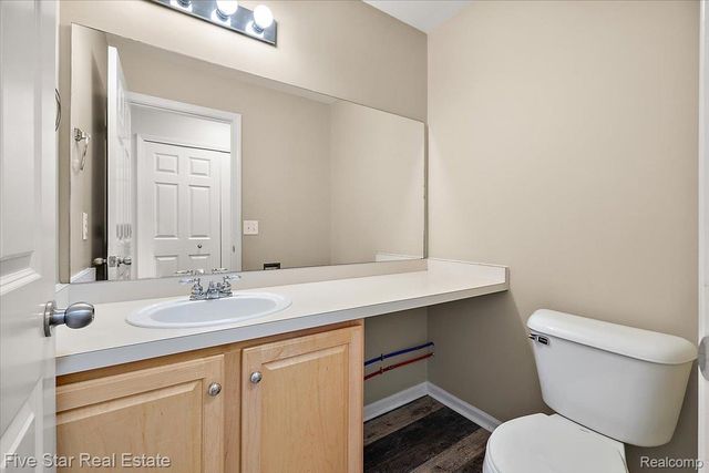 2781 Barclay Way, Ann Arbor, MI 48105