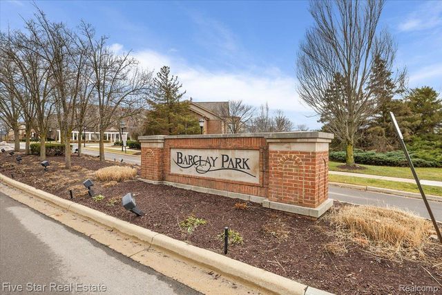 2781 Barclay Way, Ann Arbor, MI 48105