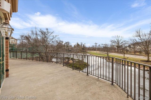 2781 Barclay Way, Ann Arbor, MI 48105