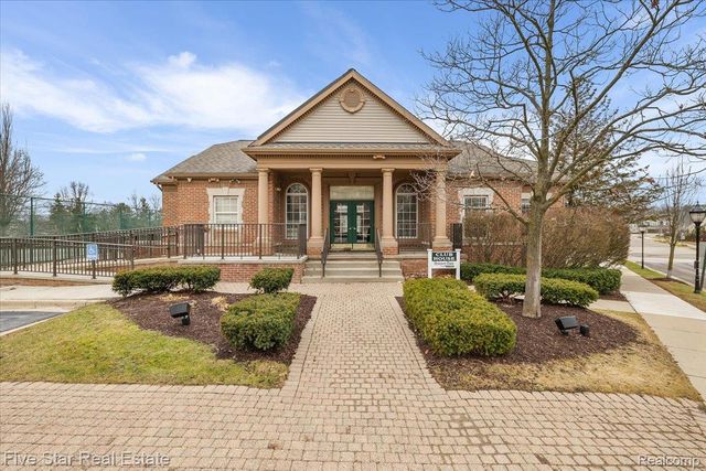 2781 Barclay Way, Ann Arbor, MI 48105