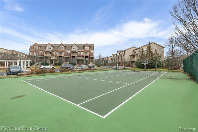 2781 Barclay Way, Ann Arbor, MI 48105