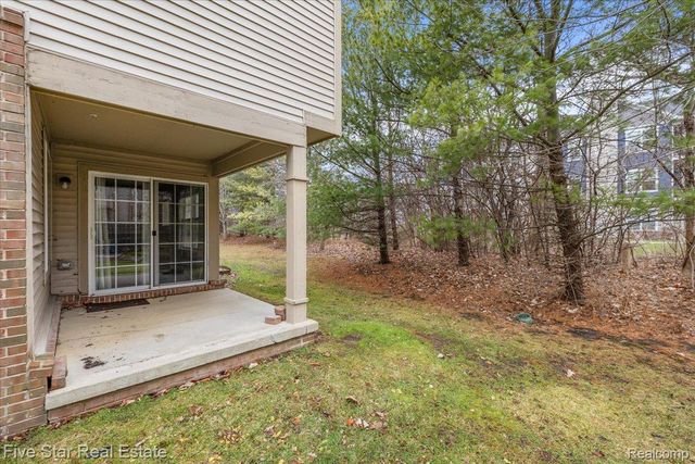 2781 Barclay Way, Ann Arbor, MI 48105