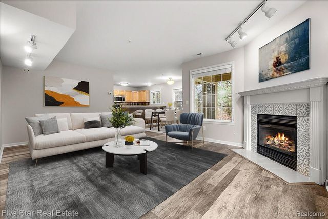 2781 Barclay Way, Ann Arbor, MI 48105