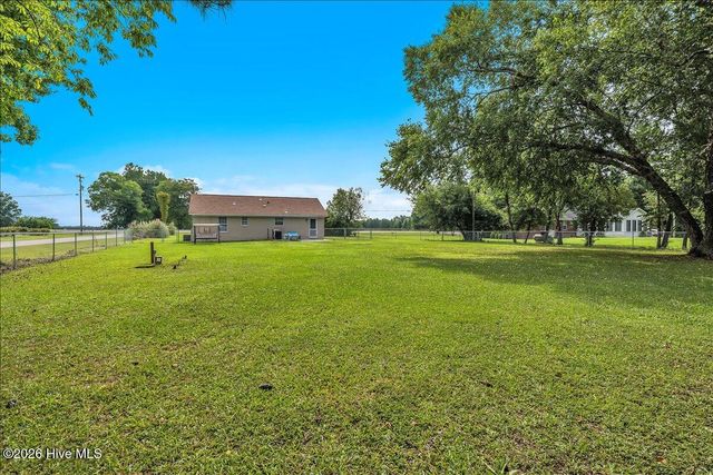 2975 Us Highway 117 Bypass S, Burgaw, NC 28425