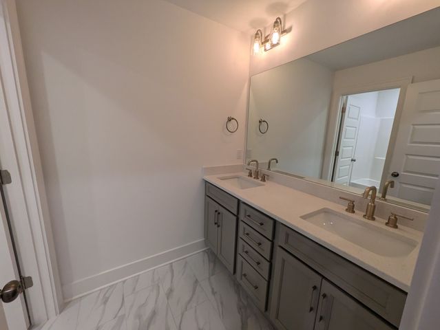 5025 Greentree Dr, Smyrna, TN 37167