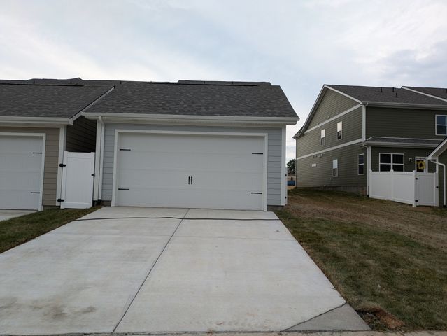 5025 Greentree Dr, Smyrna, TN 37167