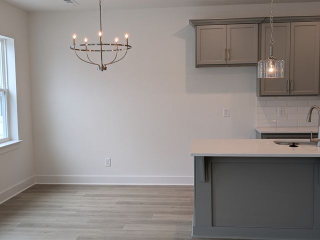 5025 Greentree Dr, Smyrna, TN 37167