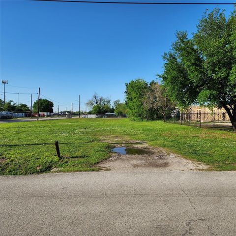 2400 Lockwood Drive, Houston, TX 77020