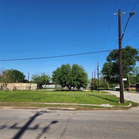 2400 Lockwood Drive, Houston, TX 77020