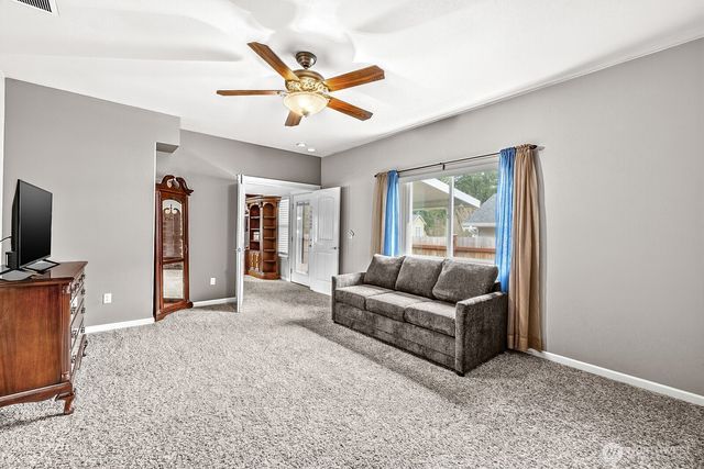 4216 17th Way NE, Olympia, WA 98516