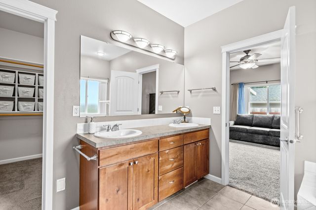 4216 17th Way NE, Olympia, WA 98516