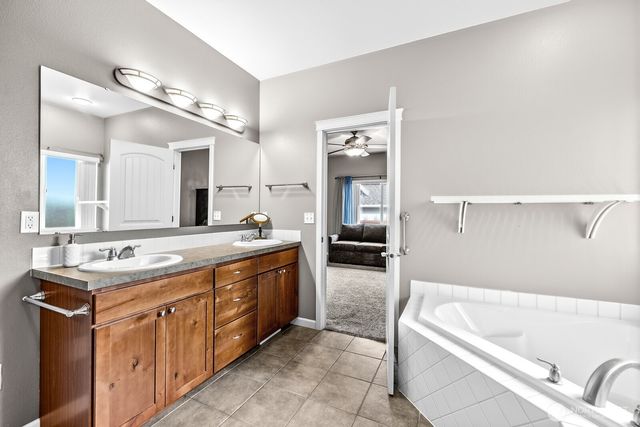 4216 17th Way NE, Olympia, WA 98516