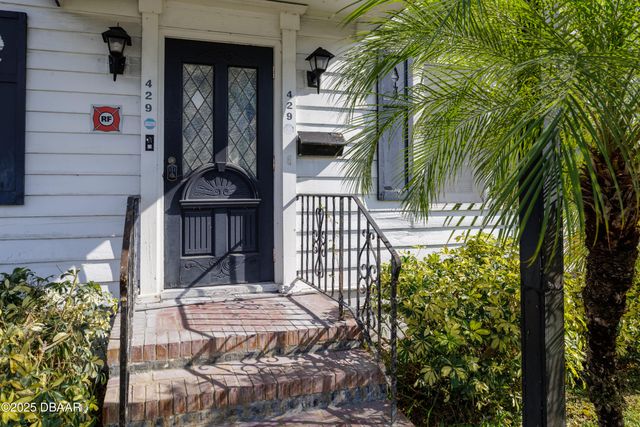 429 N Ridgewood Avenue, Daytona Beach, FL 32114