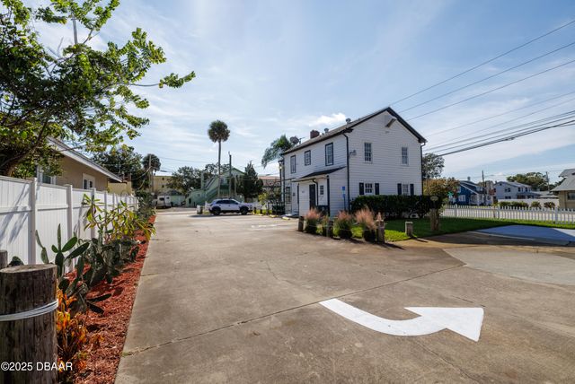 429 N Ridgewood Avenue, Daytona Beach, FL 32114