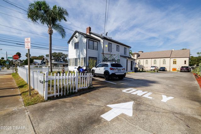 429 N Ridgewood Avenue, Daytona Beach, FL 32114