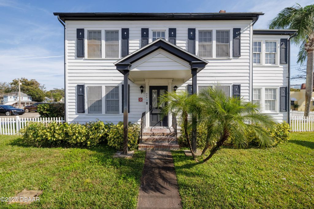 429 N Ridgewood Avenue, Daytona Beach, FL 32114