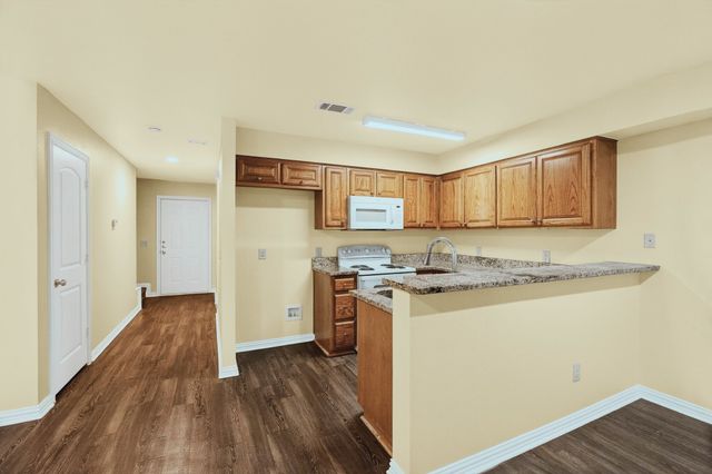 1716 S Waco Street, Van Alstyne, TX 75495