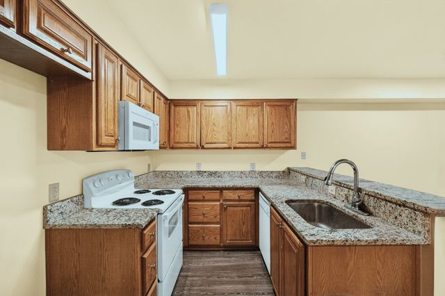 1716 S Waco Street, Van Alstyne, TX 75495