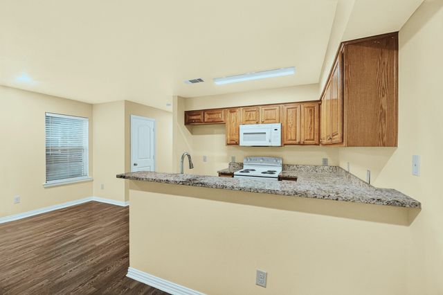 1716 S Waco Street, Van Alstyne, TX 75495