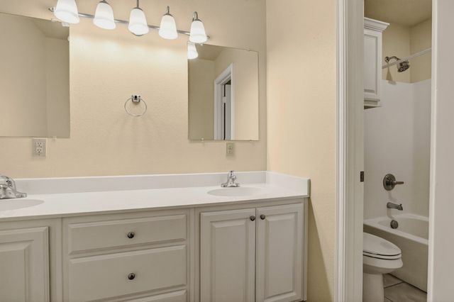 1716 S Waco Street, Van Alstyne, TX 75495