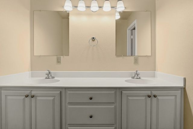 1716 S Waco Street, Van Alstyne, TX 75495