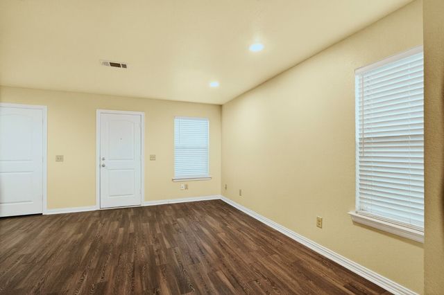 1716 S Waco Street, Van Alstyne, TX 75495