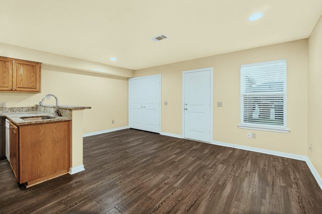 1716 S Waco Street, Van Alstyne, TX 75495