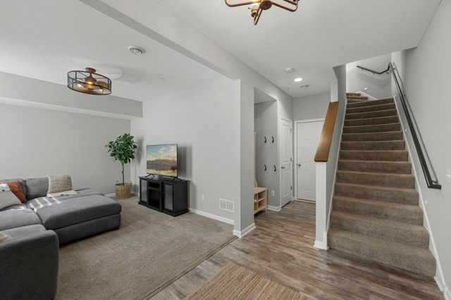 665 Satori Way, Chaska, MN 55318
