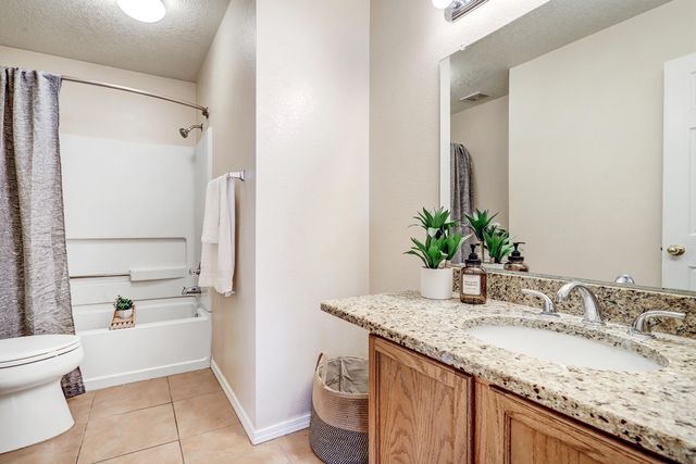 2435 Woodhill Drive NW, Albuquerque, NM 87120