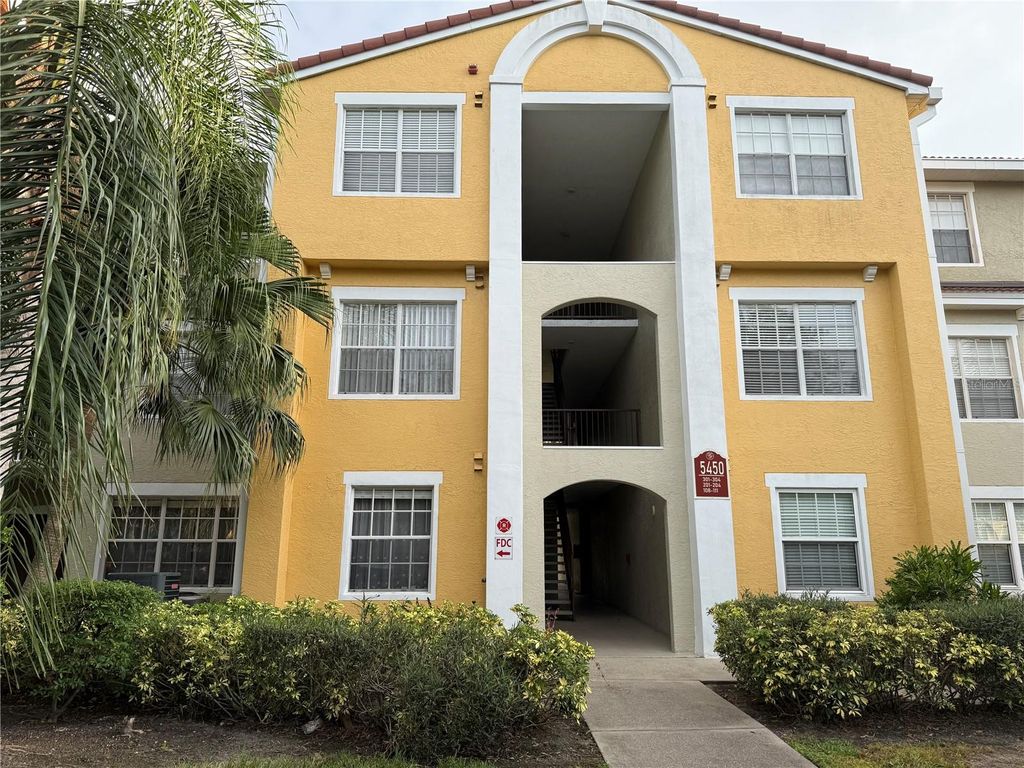 5450 BENTGRASS DRIVE 5-108, Sarasota, FL 34235