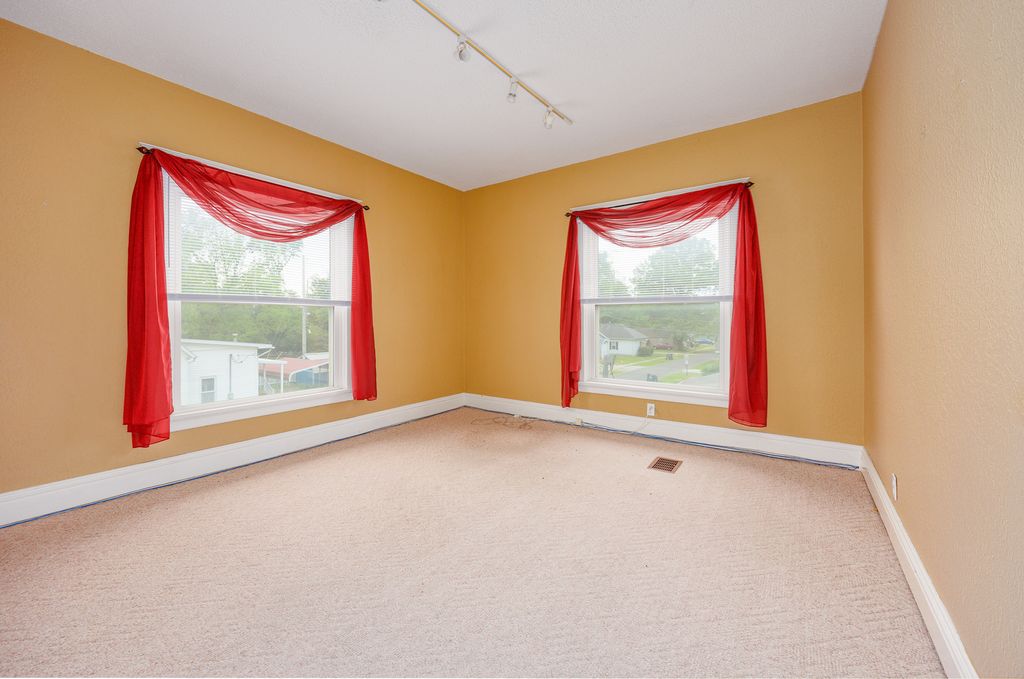 Image 20 of property listing at 1015 W Main Street W, Salem, IL 62881
