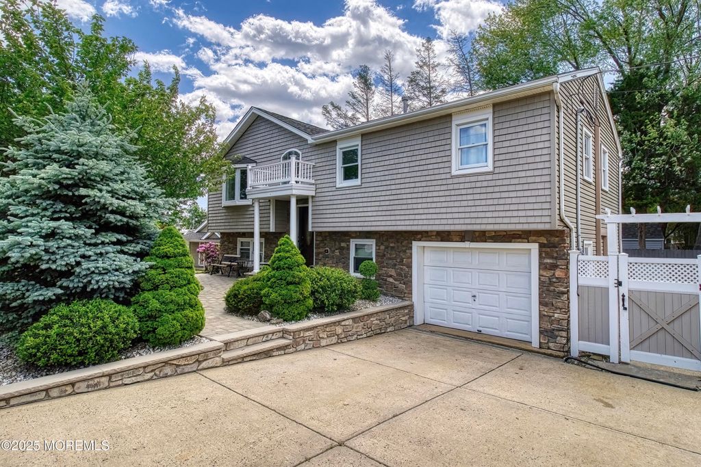 99 Silver Bay Road, Toms River, NJ 08753