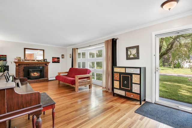 84 Seminole Circle, West Hartford, CT 06117