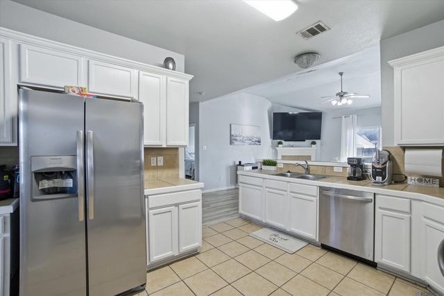 10430 Oakchase Dr, Denham Springs, LA 70706