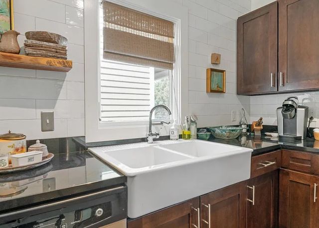 347 Sylvan Park Ln, Nashville, TN 37209