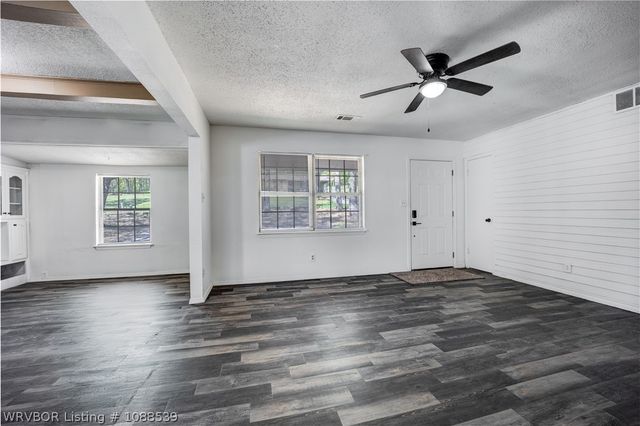 809 Canterbury Drive, Alma, AR 72921
