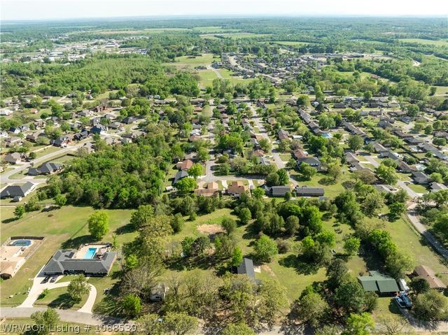 809 Canterbury Drive, Alma, AR 72921