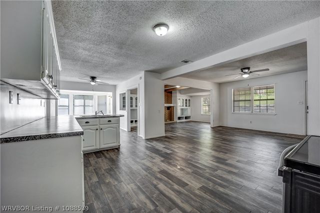 809 Canterbury Drive, Alma, AR 72921