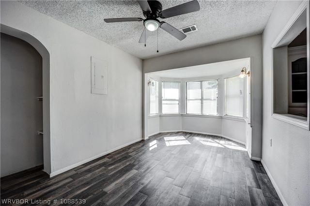 809 Canterbury Drive, Alma, AR 72921