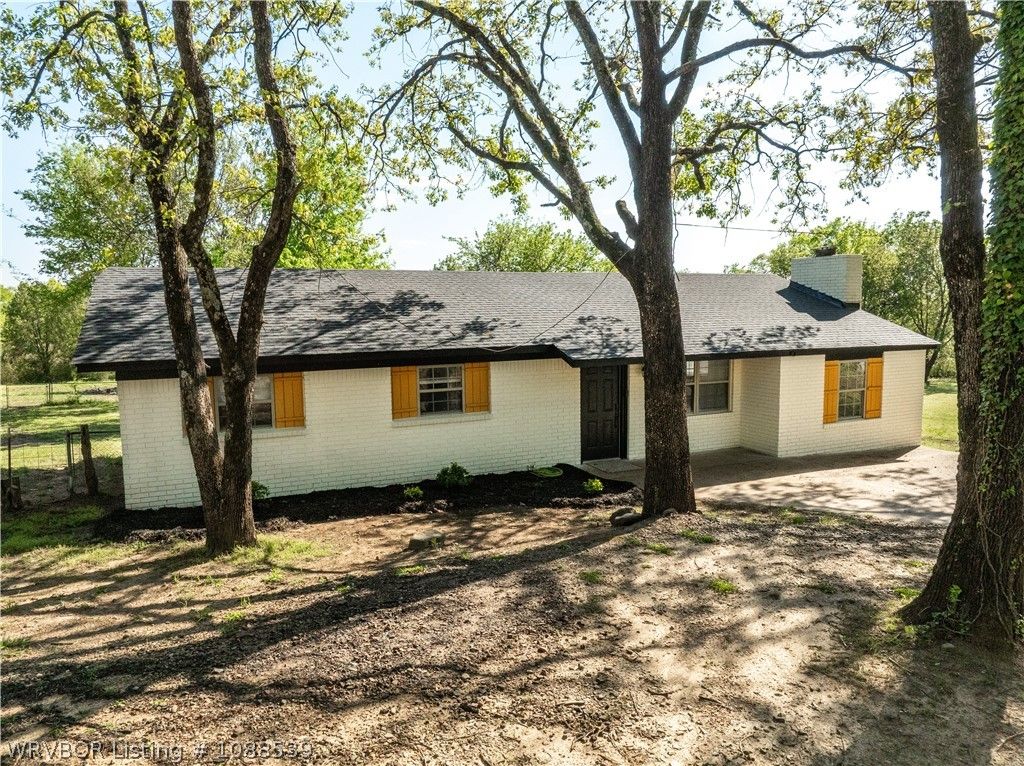 809 Canterbury Drive, Alma, AR 72921