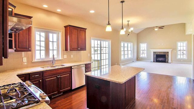 14 Stone Creek Drive, East Greenbush, NY 12061