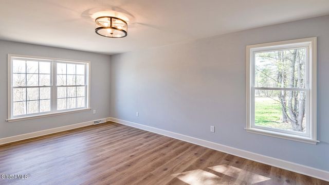 14 Stone Creek Drive, East Greenbush, NY 12061