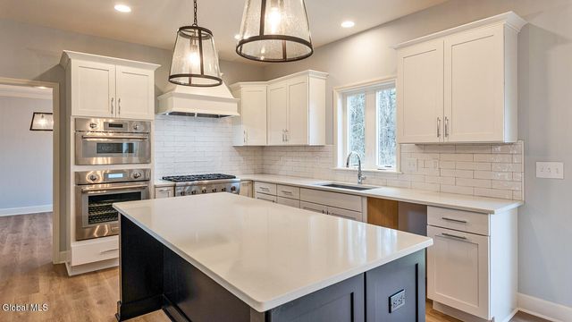 14 Stone Creek Drive, East Greenbush, NY 12061