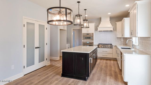 14 Stone Creek Drive, East Greenbush, NY 12061